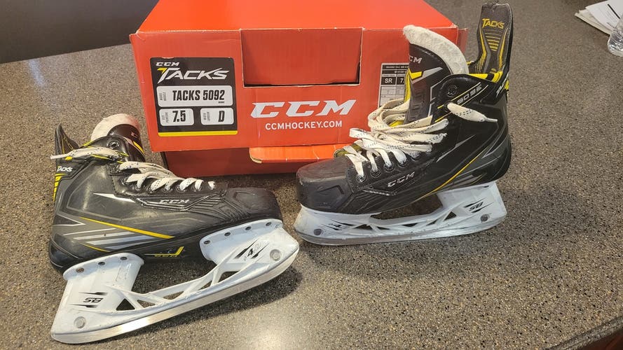 CCM Tacks 5092 Regular Width Size 7.5