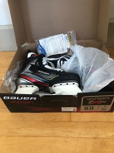 Hockey Skates Senior New Bauer Vapor 2X Pro Regular Width Size 8
