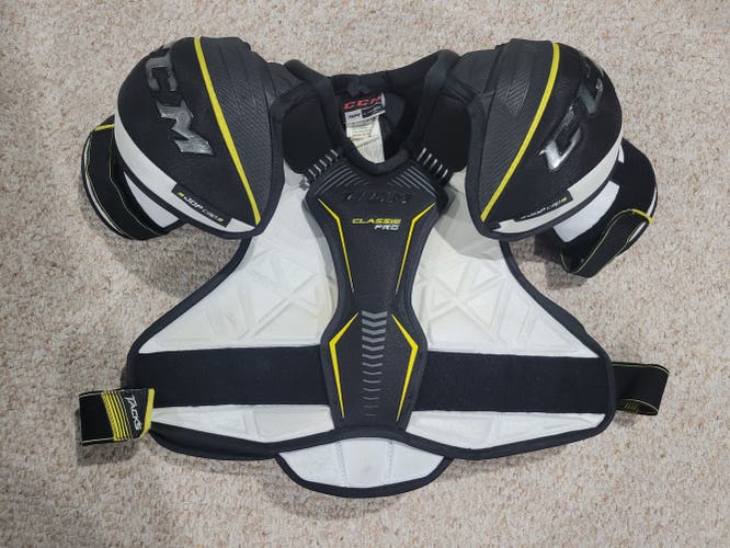 Shoulder Pads Used Senior Large CCM Tacks