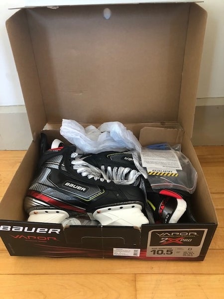 Hockey Skates Senior New Bauer Vapor 2X Pro Regular Width Size 10.5