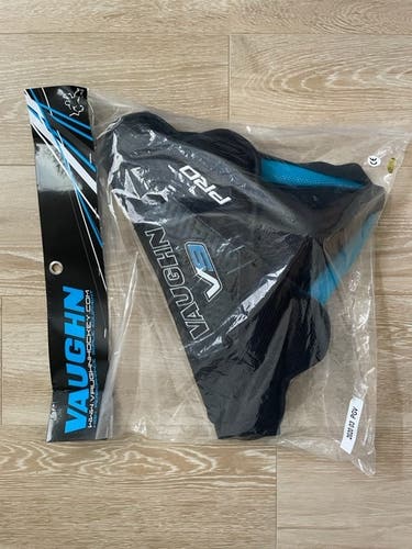 VAUGHN V9 Pro Goal Cup (Senior) NEW/SEALED
