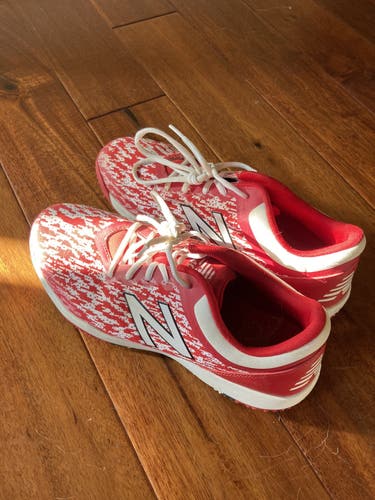 Red Men's Turf Cleats Low Cut 4040v5