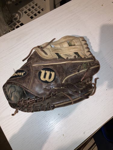 Infield 11" A2000 Baseball Glove