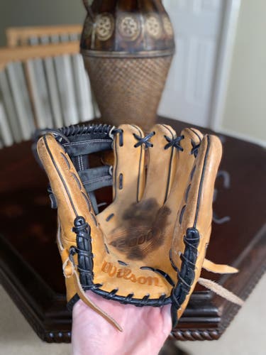 Used Infield 11.5" A2000 Baseball Glove