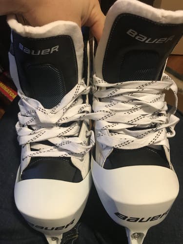 Hockey Goalie Skates Senior New Bauer Reactor 5000 Extra Wide Width Size 10.5