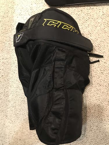 Youth Large CCM  Tacks 4052 Hockey Pants
