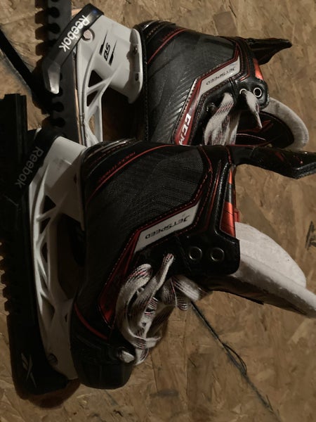 Youth CCM Regular Width Size 1 JetSpeed Control Hockey Skates