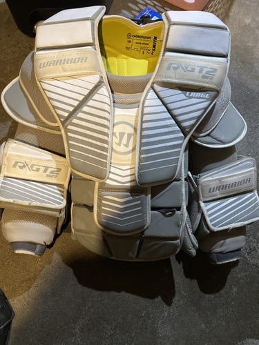 Warrior Ritual GT2 Goalie Chesty