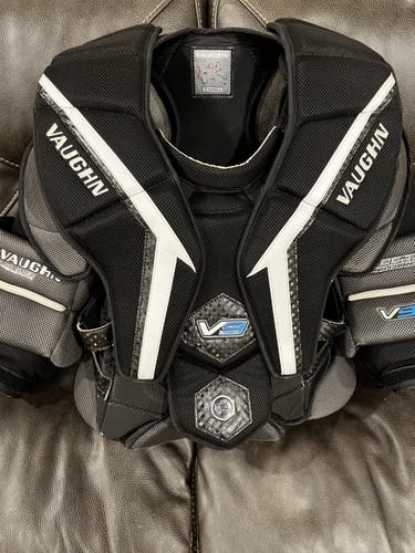 Goalie Chest Protector Used XS Vaughn Velocity V9 Pro