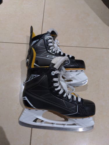 Hockey Skates Junior Used Bauer Supreme 160 Extra Wide Width Size 5 EE