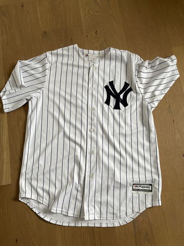 New York Yankees Home Men’s Size Large Baseball Jersey