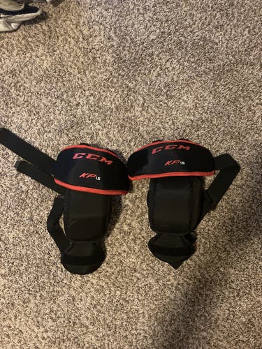 CCM Hockey Goalie Knee Guards Knee Pads Senior