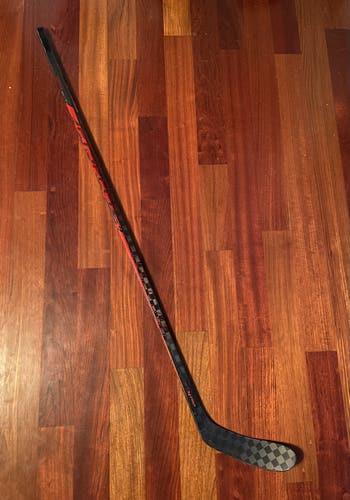 Senior Left Hand Toe Pattern  Jetspeed FT4 Pro Hockey Stick
