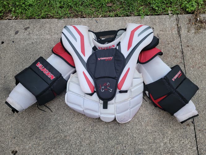 Goalie Chest Protector Used Large Vaughn Vision 9400