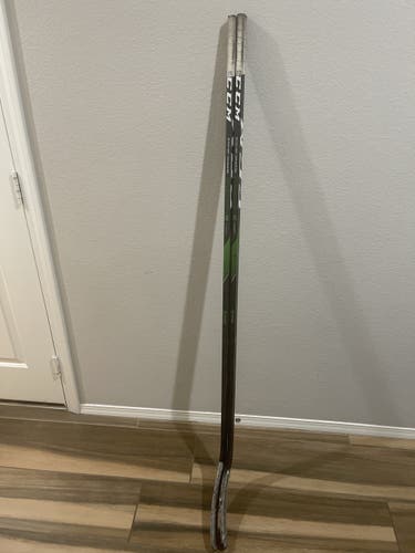 Hockey Stick Intermediate Used CCM Right Handed RibCor Trigger 4 Pro bundle