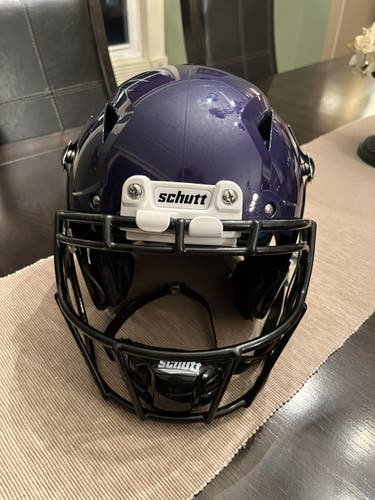 Schutt Vengeance Z10 Helmet (Large)