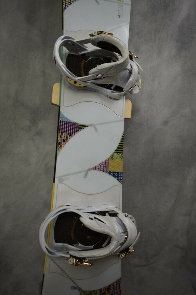 BURTON TROOP WOMENS SNOWBOARD SIZE 151CM WITH LARGE BURTON