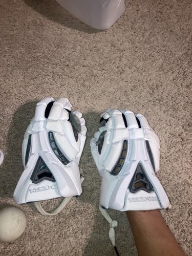 White Maverick Rome gloves