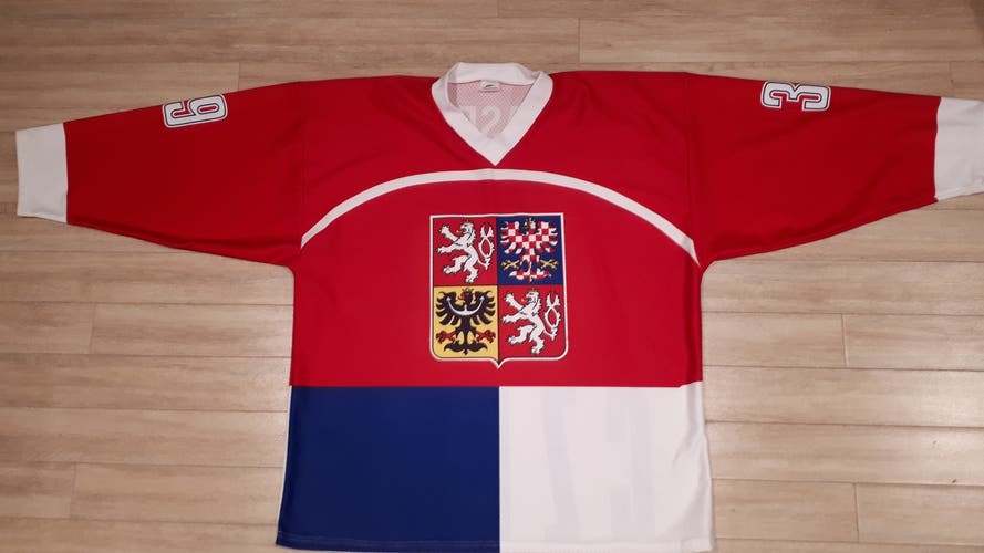 Martin Straka brand Dominic Hasek numbered Jersey Adult Men's New XL