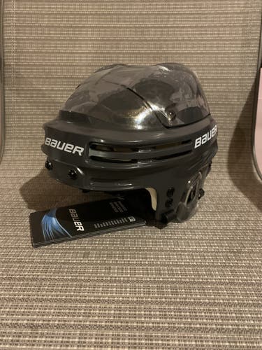 Vegas Golden Knights Gray Bauer 4500 Hockey Helmet Medium Senior BHH4500M