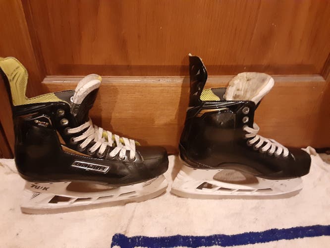 Hockey Skates Senior Used Bauer Supreme Ignite Pro Regular Width Size 8.5