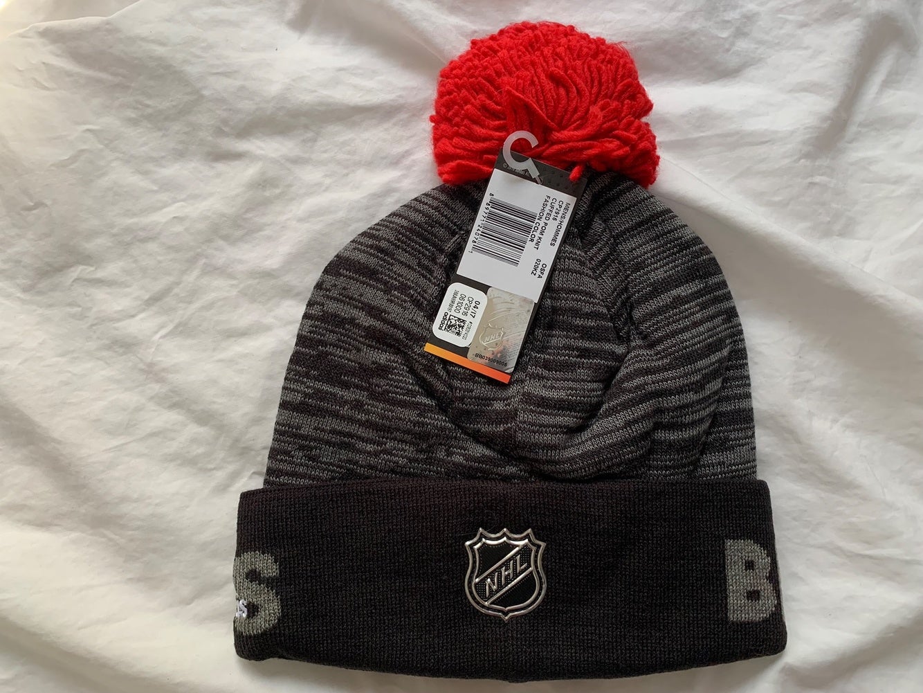 Jungfrau Switzerland Red Beanie with pom pom Unisex New with  display picture 1