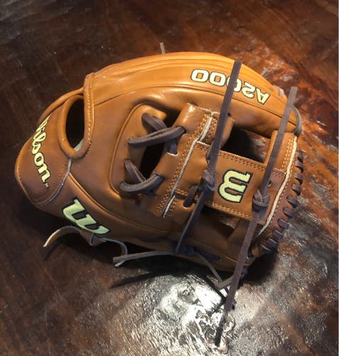 2021 A2000 DP15 11.5" INFIELD BASEBALL GLOVE **Firm price - No offers, No trades**