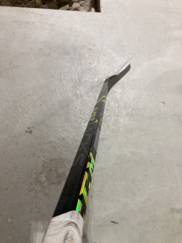 Junior Right Handed Super Tacks AS4 Pro Hockey Stick