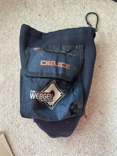Webgems Catchers Mitt Glove Former