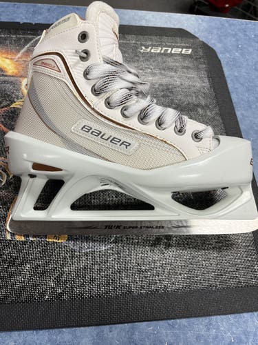 Senior Bauer Regular Width  Size 6.5 Supreme One 80LE Hockey Skates