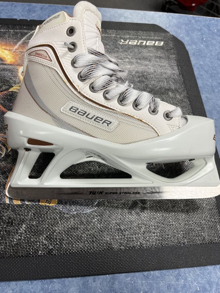 Senior Bauer Regular Width Size 6.5 Supreme One 80LE Hockey Skates