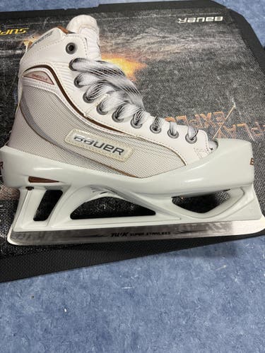Senior Bauer Regular Width  Size 7.5 Supreme One 80LE Hockey Skates