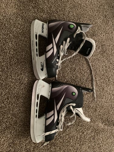 Hockey Skates Senior Used Reebok 6k pump Regular Width Size 8