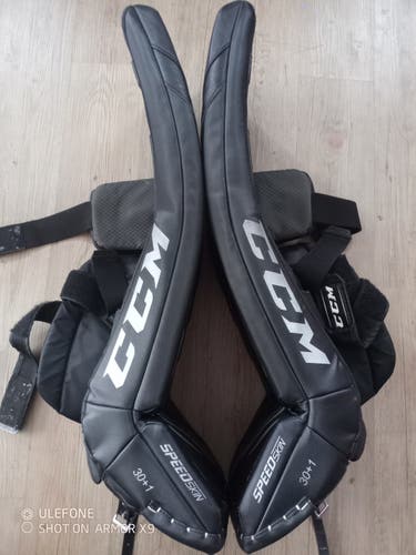 CCM Axis 1.5. Black/Silver 30+1