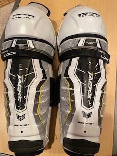 Shin Pads Used CCM Tacks Classic Pro
