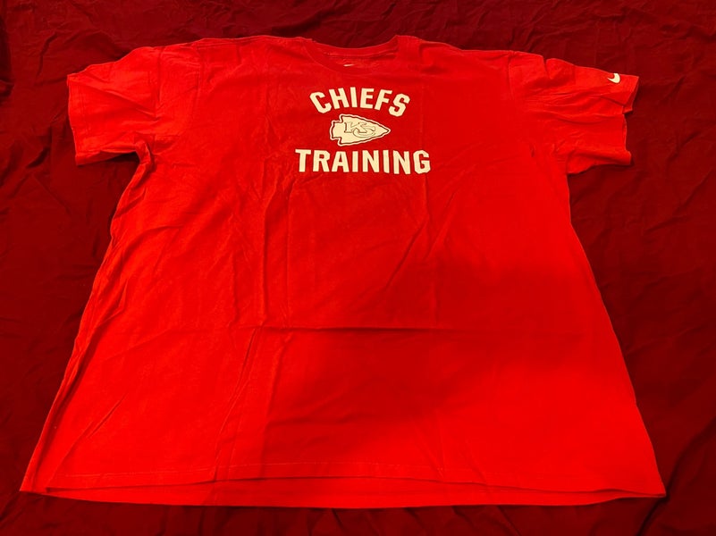 Nike Men's Dri-Fit Sideline Team (NFL Kansas City Chiefs) Long-Sleeve T-Shirt in Red, Size: Medium | 00LX65N7G-0BI