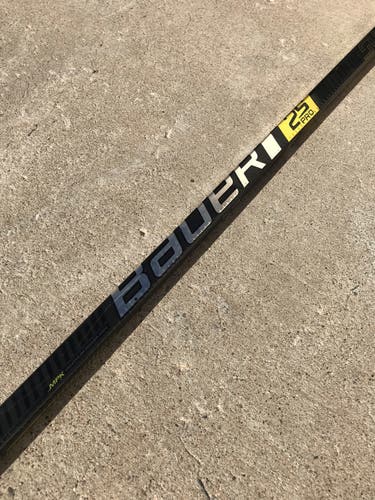 Junior Left Hand Supreme 2S Pro Hockey Stick