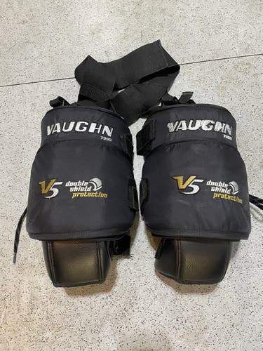 Vaughn V5 Hockey Goalie Knee Pads