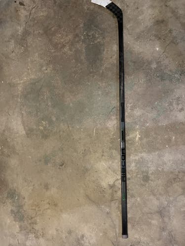 Senior Right Handed Toe Pattern  Trigger 6 Hockey Stick