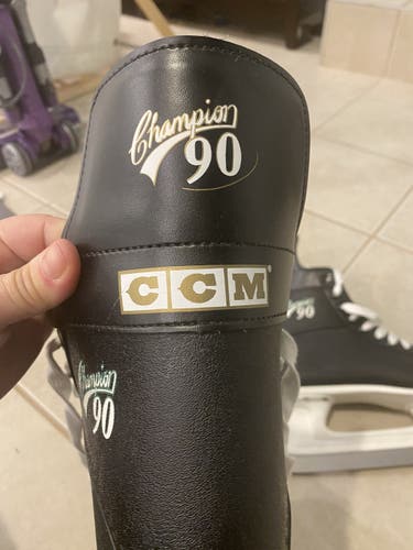 CCM hockey skates