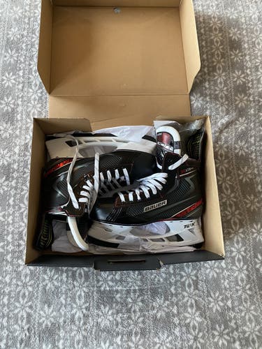 Senior Bauer Extra Wide Width  Size 9 Vapor XLTX Pro Hockey Skates