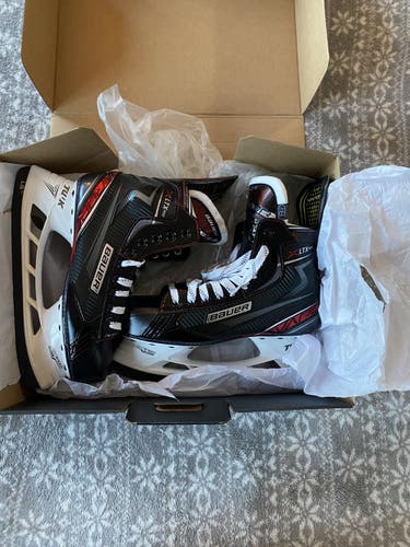 Senior Bauer Regular Width  Size 8.5 Vapor XLTX Pro Hockey Skates
