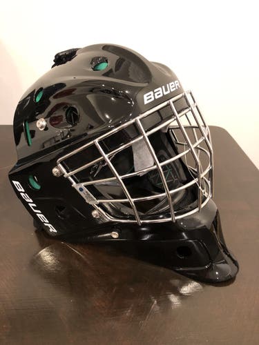 BLK Goalie Mask Senior New Bauer NME 4 SIZE M-L, 22''-23.4,7-71/2,56-59.5CM HECC THE END OF 05-2023