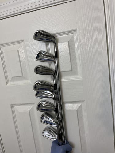 Mizuno MX 200 Iron Set 4-PW,AW Stiff Flex Right Handed
