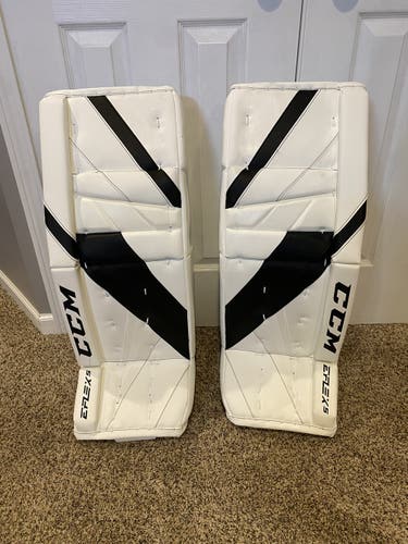 32" CCM Eflex 5 Goalie Leg Pads