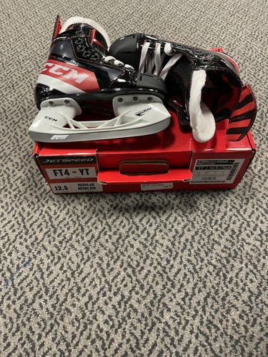 CCM FT4 Youth size 12.5 regular width skate