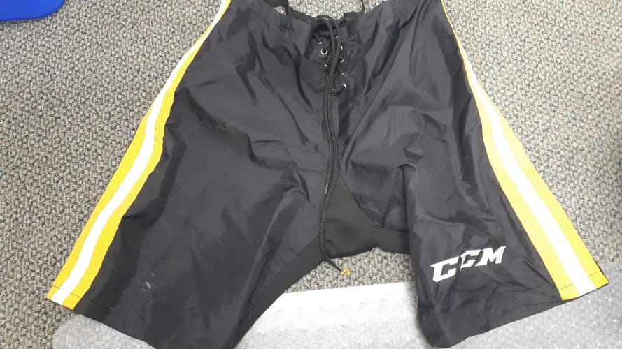 BOSTON BRUINS /PENGUINS STYLE Pant Shell Medium CCM PP10 Pro Stock