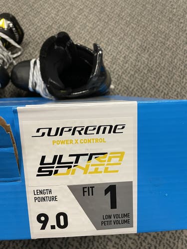Bauer Supreme UltraSonic Size 9 Fit 1 skate