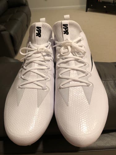 New Men's Size Men's 15 Molded Cleats Nike Low Cut VPR