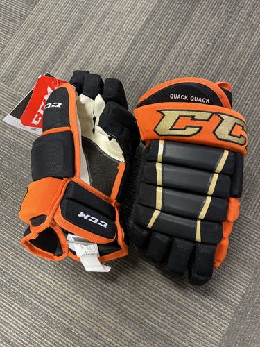 New Ducks ‘QUACK QUACK’ CCM 14" Tacks 4 Roll Pro Gloves